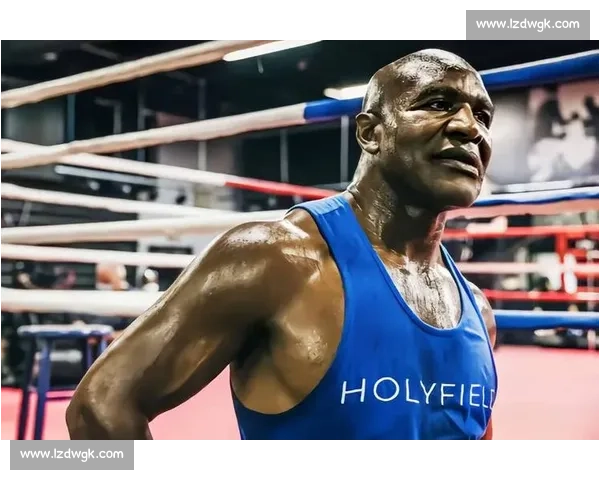 霍利菲尔德对决拉多克重量级王座恩怨与时代巅峰之战回顾全景复盘